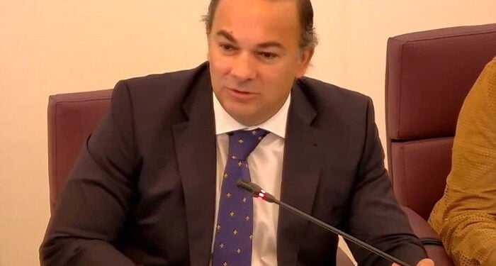 Carnicero cree que Rojo es “incapaz” de gestionar una subvención de la Junta para contratar a jóvenes, y tendrá que devolverla