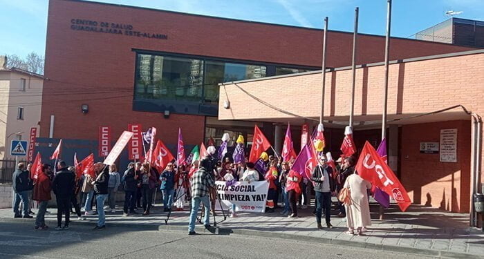 Cientos de trabajadoras de la limpieza vuelven a concentrarse para pedir el desbloqueo de los convenios colectivos