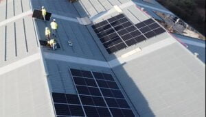 Comienza en Iniesta la instalación de la primera comunidad energética de la provincia de Cuenca