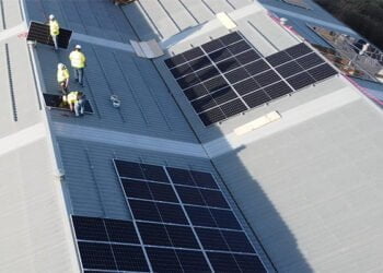 Comienza en Iniesta la instalación de la primera comunidad energética de la provincia de Cuenca