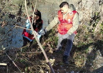 Cruz Roja Cuenca vuelve a movilizarse para limpiar las riberas del Júcar y el Moscas de la basura dejada por “Efrain”