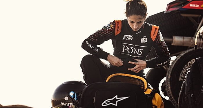 Eduard Pons y Mónica Plaza sobreviven a un complicado Abu Dhabi Desert Challenge