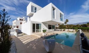 El alcarreño Ángel Luis Lorenzo gana el premio Miguel Fiscal del COACM por el juego de volúmenes bajo la luz de 'Casa en Playagranada'