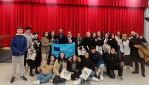 El Ayuntamiento de Villanueva de la Torre recibe a una delegación de estudiantes italianos que participa en un proyecto Erasmus+ en el IES Newton Salas de la localidad
