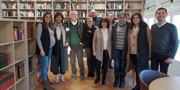 El encuentro con el escritor Miguel Romero abre una biblioteca en Torrejoncillo del Rey