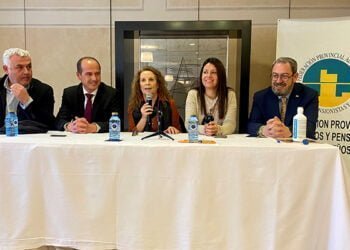El Gobierno regional apoya la actividad de la Federación Alcarreña de Jubilados, Pensionistas y Tercera Edad para mejorar el bienestar de las personas mayores El Gobierno regional apoya la actividad de la Federación Alcarreña de Jubilados, Pensionistas y Tercera Edad para mejorar el bienestar de las personas mayores