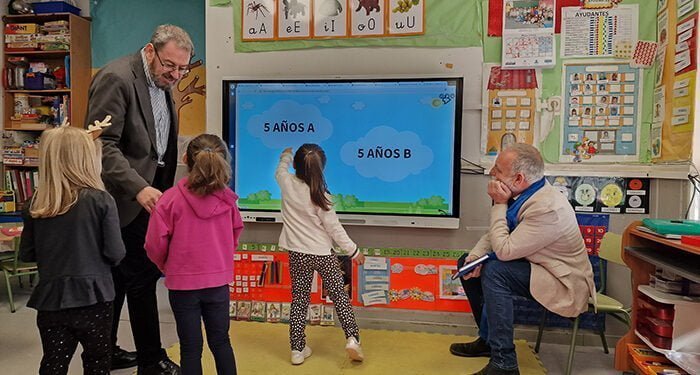 El Gobierno regional destina más de 5,7 millones de euros para dotar de paneles interactivos a colegios e institutos de Guadalajara