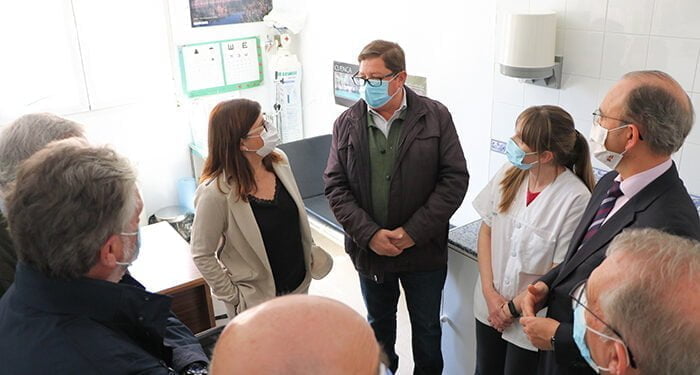 El Gobierno regional y la Diputación de Cuenca han reformado y mejorado ya cerca de un centenar de consultorios locales