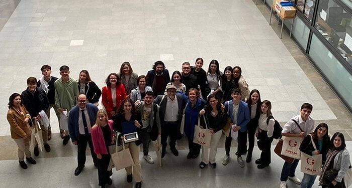 El IES Alfonso VIII de Cuenca, ganador de la sexta edición de la Olimpiada de Debate Jurídico-Empresarial 1 El IES Alfonso VII de Cuenca, ganador de la sexta edición de la Olimpiada de Debate Jurídico-Empresarial