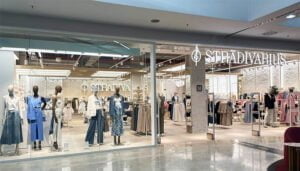 El Mirador de Cuenca consolida su oferta comercial con la apertura de Calzedonia y Stradivarius