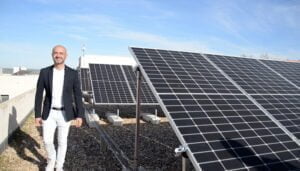 El Plan de Eficiencia Energética es ya una realidad en el Centro Municipal Integrado ‘Eduardo Guitián’, Policía Local, y Arriaca Digital