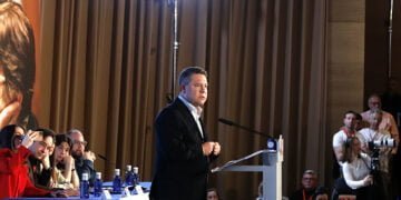 El PSOE de CLM hará una campaña “en positivo, centralista y respetuosa” a la imagen de Page como candidato y hablando de lo que interesa en la región