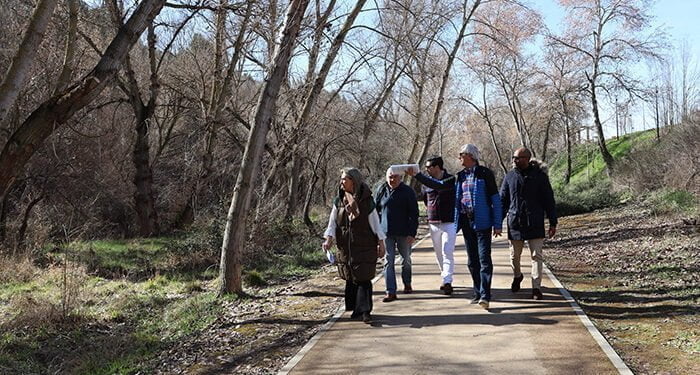Guarinos se reúne con los responsables de la Asociación Río Henares y toma nota de las propuestas para mejorar el barrio 1 Guarinos se reúne con los responsables de la Asociación Río Henares y toma nota de las propuestas para mejorar el barrio