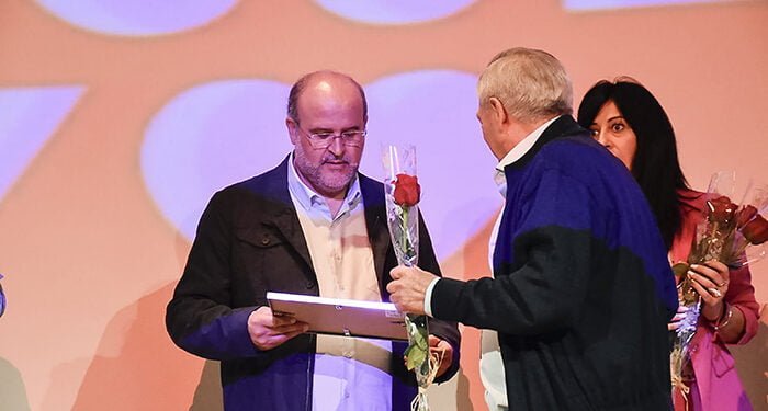 Guijarro pide a Núñez que aclare su relación con Vox y deja claro que la única posibilidad para avanzar en CLM es un “gobierno sólido” de Page 1 Guijarro pide a Núñez que aclare su relación con Vox y deja claro que la única posibilidad para avanzar en CLM es un “gobierno sólido” de Page