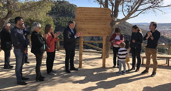 Inaugurado el Mirador dedicado a Miguel Ángel Troitiño en la Hoz del Huécar 1 Inaugurado el Mirador dedicado a Miguel Ángel Troitiño en la Hoz del Huécar