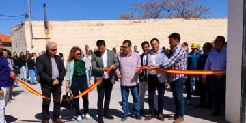Inaugurado el nuevo césped artificial del campo de fútbol ‘José María Perona’ de Las Mesas