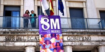 La fachada de la Subdelegación del Gobierno de Cuenca luce ya el cartel del Día Internacional de la Mujer