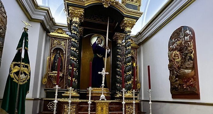 La hermandad de San Juan Evangelista dona 840 litros de leche para familias necesitadas