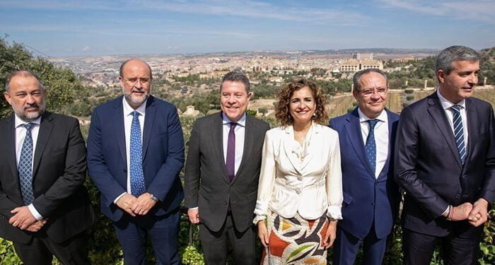 La Junta anuncia la inyección de 2.000 millones a la economía regional, para avanzar hacia “una sociedad más social e innovadora” 1 La Junta anuncia la inyección de 2.000 millones a la economía regional, para avanzar hacia “una sociedad más social e innovadora”