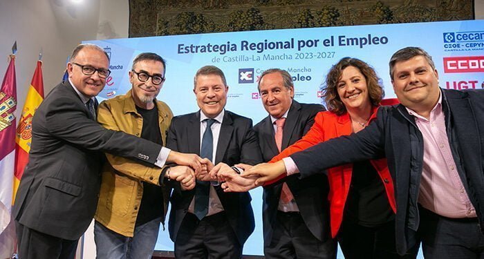 La Junta compromete con los agentes sociales una Estrategia Regional de Empleo con 66 medidas, tres ejes y cuatro principios con una inversión de 1.096 millones de euros hasta 2027