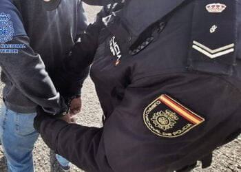 La Policía Nacional detiene a dos menores en Guadalajara que amenazaron con un arma blanca a otro para sustraerle el teléfono móvil