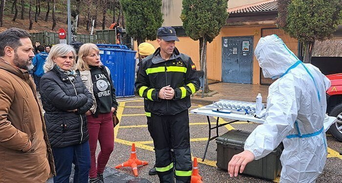 La subdelegada del Gobierno de Guadalajara visita a la UME durante un ejercicio multirriesgo