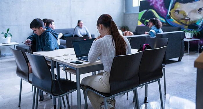 La UCLM recibe los informes favorables de la ANECA para la implantación del grado en Ingeniería Biomédica en el Campus de Cuenca 1 La UCLM recibe los informes favorables de la ANECA para la implantación del grado en Ingeniería Biomédica en el Campus de Cuenca