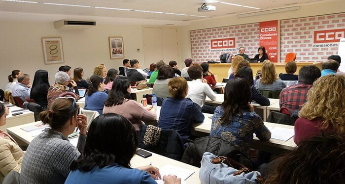 Las 15.000 personas que trabajan en las residencias y centros de mayores de gestión privada de CLM y en el servicio de Teleasistencia tendrán subidas salariales de al menos un 15,5% entre 2022 y 2025 1 Las 15.000 personas que trabajan en las residencias y centros de mayores de gestión privada de CLM tendrán subidas salariales de al menos un 15,5% entre 2022 y 2025