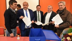 Martínez Guijarro participa en el acto de puesta de primera piedra de la construcción de la procesadora ‘Pistacuenca’, en Villamayor de Santiago