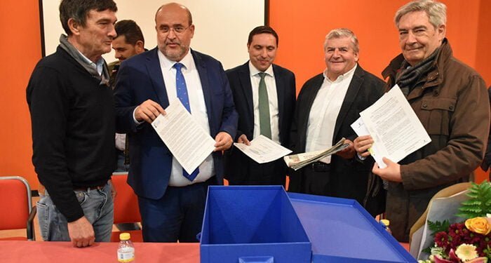 Martínez Guijarro participa en el acto de puesta de primera piedra de la construcción de la procesadora ‘Pistacuenca’, en Villamayor de Santiago