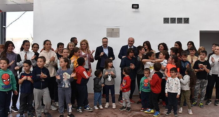 Martínez Guijarro valora “el trabajo constante” y la colaboración institucional para dotar de servicios a los vecinos de Graja de Iniesta