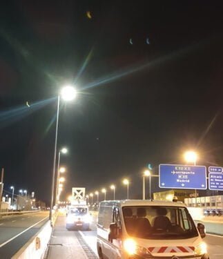 Mitma invierte 3 millones de euros en renovar la iluminación de la autovía A-2 para reducir un 70% el consumo energético