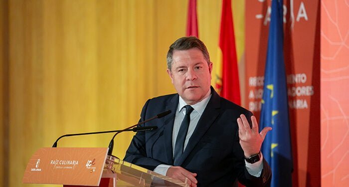 Page firma, en Guadalajara, un convenio de colaboración con la Universidad de Alcalá 1 Page anuncia una orden específica de ayudas para quienes tengan el distintivo gastronómico de excelencia ‘Raíz Culinaria’