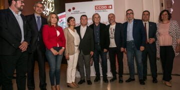Page reconoce a Joan Manuel Serrat como el “autor de la banda sonora de la autoestima colectiva” de todo el país