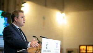 Page se compromete a que la partida destinada a I+D+i crezca el doble del incremento que experimenten los presupuestos de la Junta