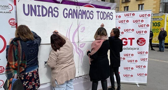 Pintada reivindicativa en Guadalajara con motivo del 8M 1 Pintada reivindicativa en Guadalajara con motivo del 8M