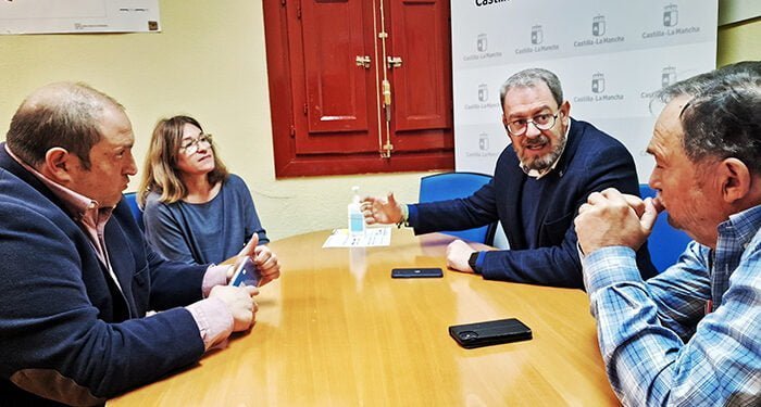 Robles se reúne con la Asociación de Enfermos de Alzheimer de Molina de Aragón