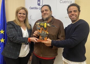 Tomás Bux será el encargado de realizar las estatuillas que recibirán los premiados en el I Festival Internacional de Cine y Comedia de Cuenca