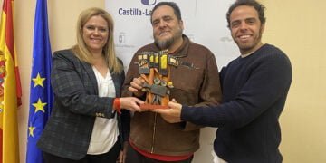 Tomás Bux será el encargado de realizar las estatuillas que recibirán los premiados en el I Festival Internacional de Cine y Comedia de Cuenca