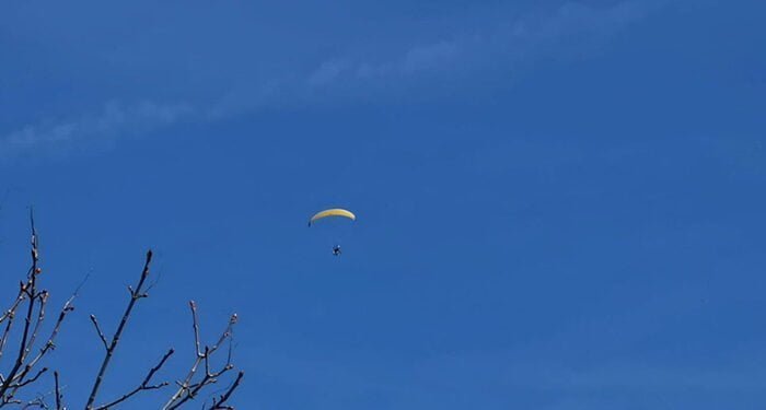 Heridas graves dos personas tras caer desde un parapente en Alarilla 1 Tres personas heridas tras chocar sus parapentes en pleno vuelo en Alarilla