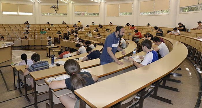 Unanimidad del Sistema Universitario Español frente al borrador de Real Decreto de Selectividad 1 Unanimidad del Sistema Universitario Español frente al borrador de Real Decreto de Selectividad