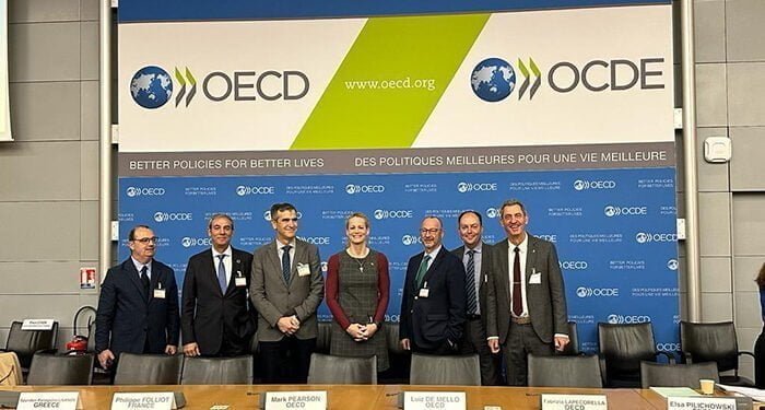 Antonio Román participa en París en la Red Parlamentaria global de la OCDE en representación del Senado