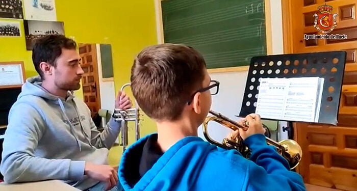 Aulas de formación y cursos en el Ayuntamiento de Huete 1 Aulas de formación y cursos en el Ayuntamiento de Huete