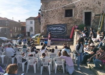 Bustares escribe con éxito su tercer capítulo de la Feria del Libro