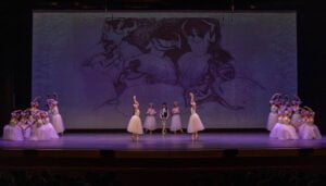 Cerca de 200 alumnos y alumnas de las escuelas municipales actúan en el Buero por el Día Internacional de la Danza