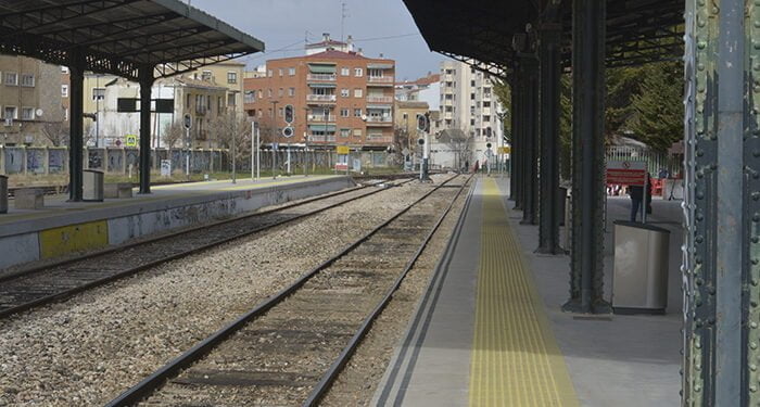 Cristina Fuentes muestra su desacuerdo con la decisión del equipo de Gobierno de derribar el muro de San Antonio 1 Cristina Fuentes muestra su desacuerdo con la decisión del equipo de Gobierno de derribar el muro de San Antonio