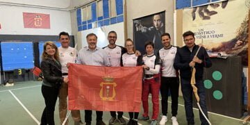 Dolz de la enhorabuena al Club de Tiro con Arco Cuenca, que ha logrado 24 medallas nacionales en menos de cuatro años