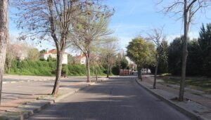 El Ayuntamiento de Cabanillas invertirá más de 750.000 euros en la reforma de la calle Medina y Mendoza, el eje principal de “Cantos Blancos”