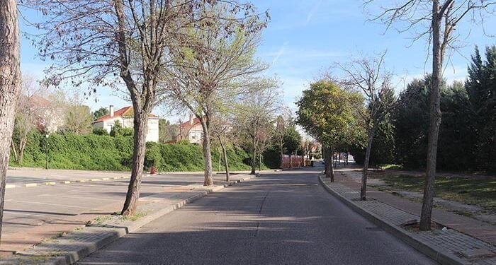 El Ayuntamiento de Cabanillas invertirá más de 750.000 euros en la reforma de la calle Medina y Mendoza, el eje principal de “Cantos Blancos” 1 El Ayuntamiento de Cabanillas invertirá más de 750.000 euros en la reforma de la calle Medina y Mendoza, el eje principal de “Cantos Blancos”