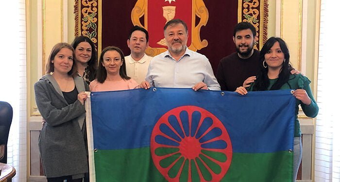 El Ayuntamiento de Cuenca se une a la conmemoración del Día Internacional del Pueblo Gitano 1 El Ayuntamiento de Cuenca se une a la conmemoración del Día Internacional del Pueblo Gitano